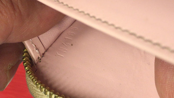 Item code Lv Vernis Rayures Wallet Zippy Dune Women