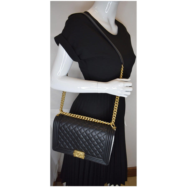 CHANEL New Medium Boy Flap Lambskin Leather Shoulder Bag Black