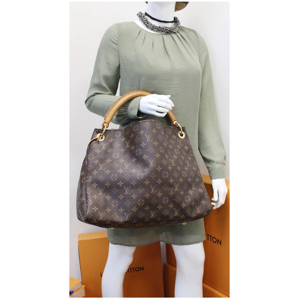 Louis Vuitton Artsy MM Monogram Canvas shoulder bag for women