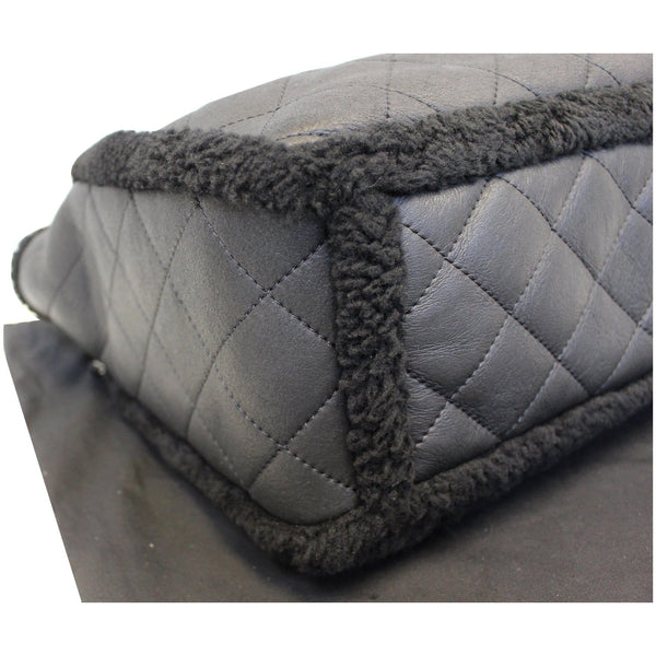 Chanel Tote Bag Cozy CC Shearling and Lambskin Black - corner