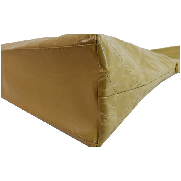 CHANEL Vintage Patent Leather Shoulder Bag Tan 3921871