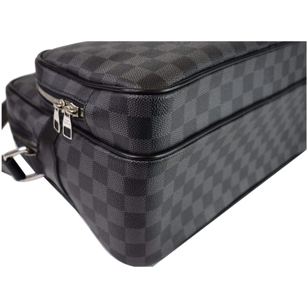 Louis Vuitton Sac Leoh Damier Graphite Messenger Bag - close corner
