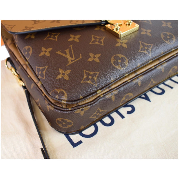 LOUIS VUITTON Metis Pochette Reverse Monogram Canvas Crossbody Bag Brown