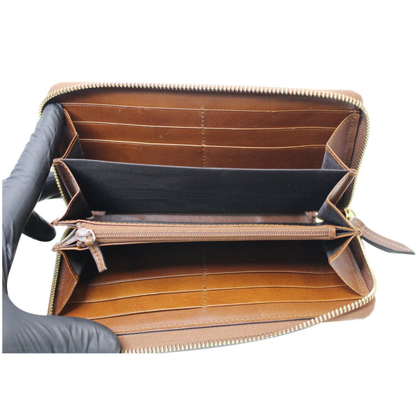 Gucci GG Supreme Zip Around Wallet Beige-Handbag pockets