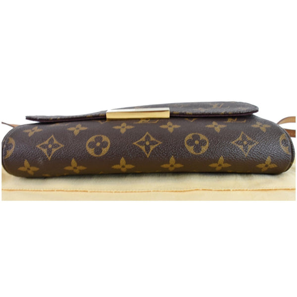 LOUIS VUITTON Favorite MM Monogram Canvas Crossbody Bag Brown