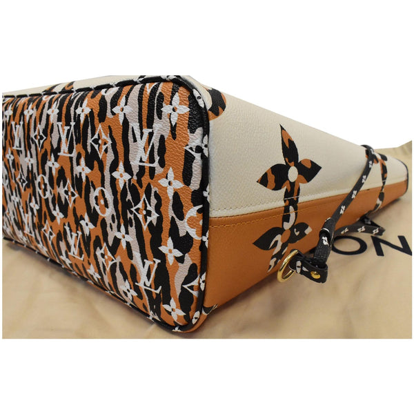 Louis Vuitton Neverfull MM Monogram Jungle handbag - orange color