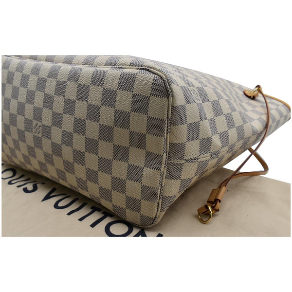 Louis Vuitton Neverfull MM Tote Bag - bottom corner
