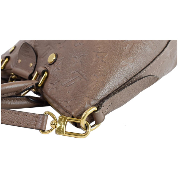 Louis Vuitton Mazarine PM Shoulder bag corner view