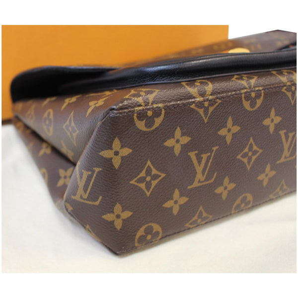 Louis Vuitton Marignan Leather messenger bag seams
