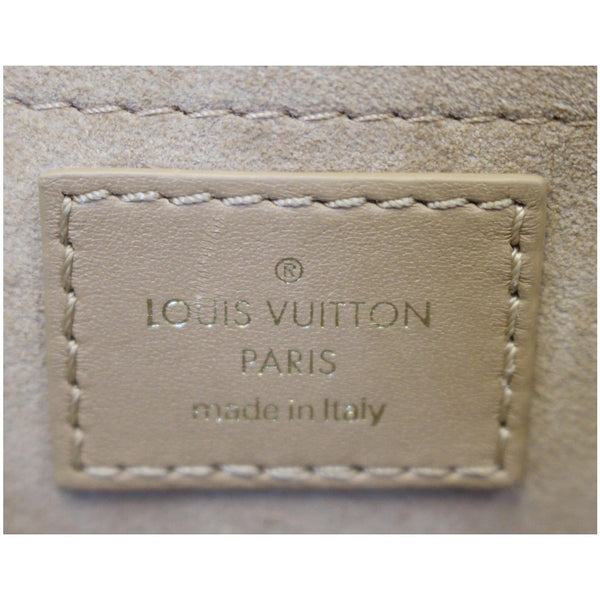 LOUIS VUITTON New Wave Chain MM Calfskin Leather Shoulder Bag Noisette