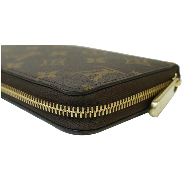 Louis Vuitton Zippy Long Monogram - zipper handle