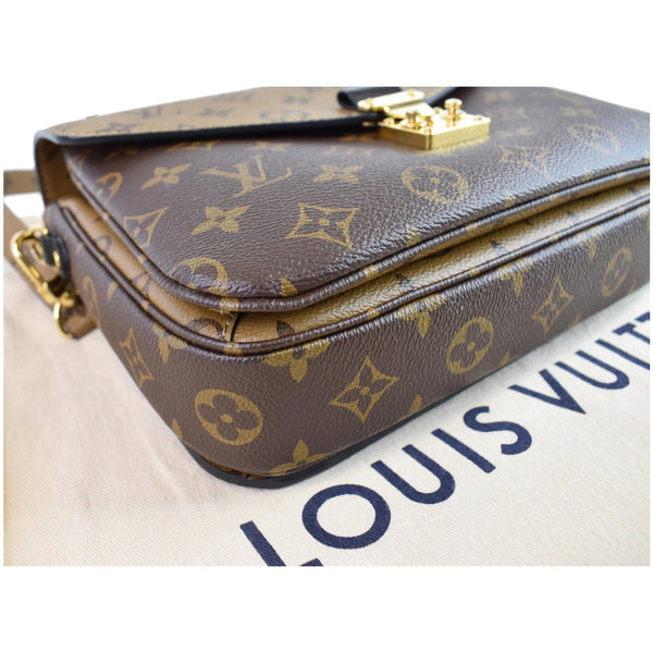 LOUIS VUITTON Metis Pochette Reverse Monogram Canvas Crossbody Bag Brown