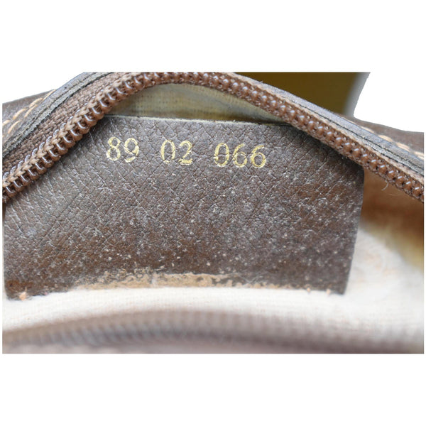 GUCCI Vintage GG Supreme Canvas Crossbody Bag Beige 8902066