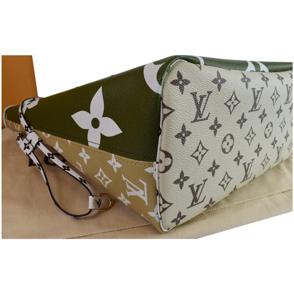 Louis Vuitton Giant Neverfull MM Monogram Canvas Bag - multicolor corner