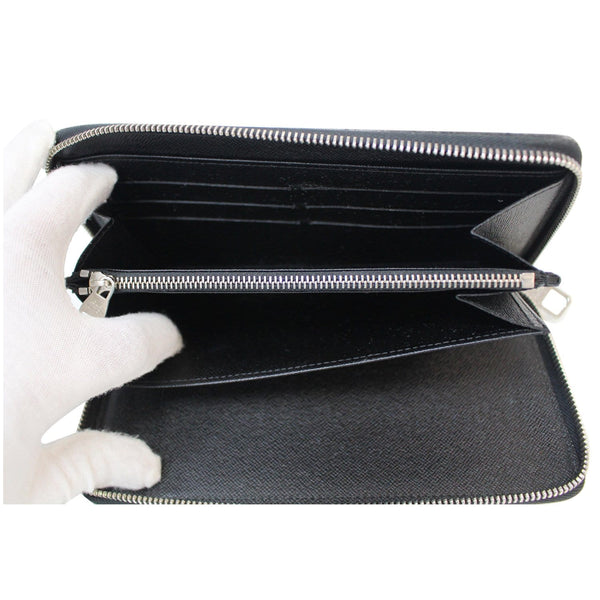 12 slots interior Louis Vuitton Zippy Organizer Pouch