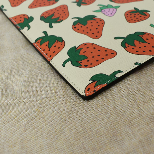 GUCCI Zumi Strawberry Printed Leather Pouch Multicolor 570728