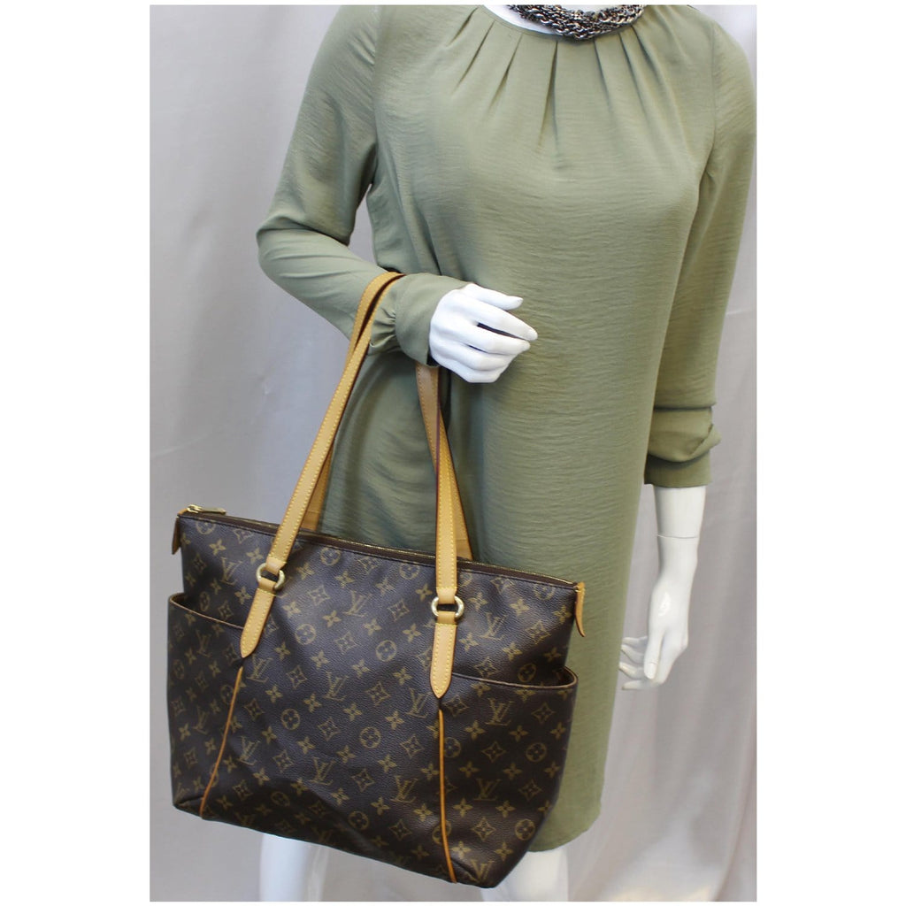 100% Authentic Louis Vuitton Totally MM, Luxury, Bags & Wallets on
