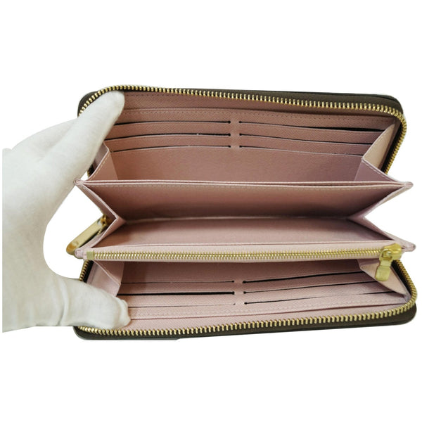 Louis Vuitton Zippy Long Monogram - interior