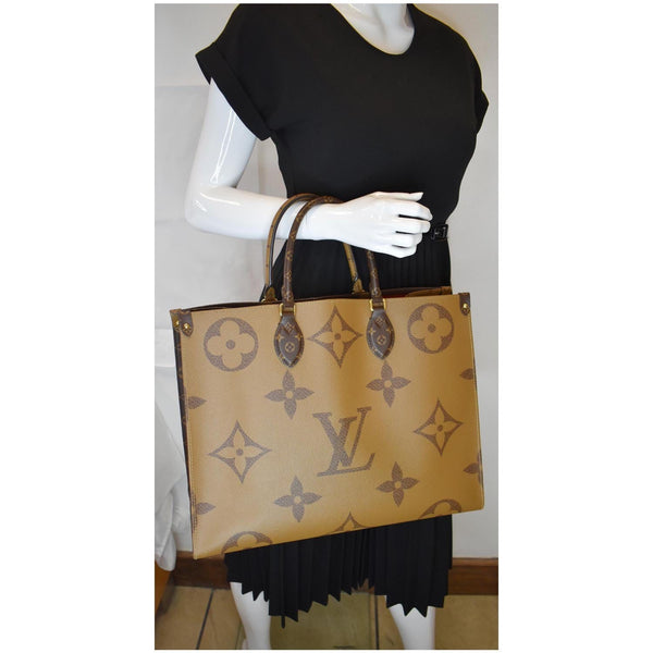 Louis Vuitton Onthego GM Reverse Canvas Handbag