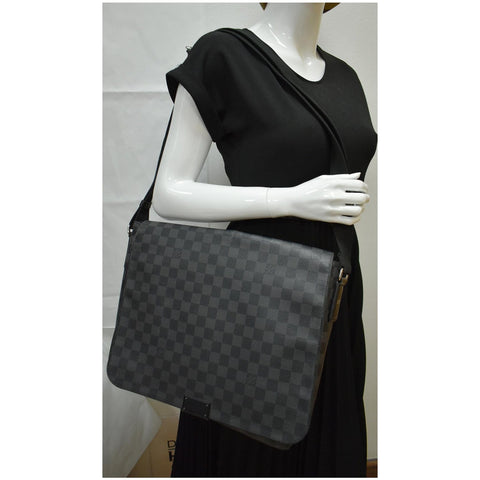 LOUIS VUITTON District GM Damier Graphite Messenger Crossbody Bag Black