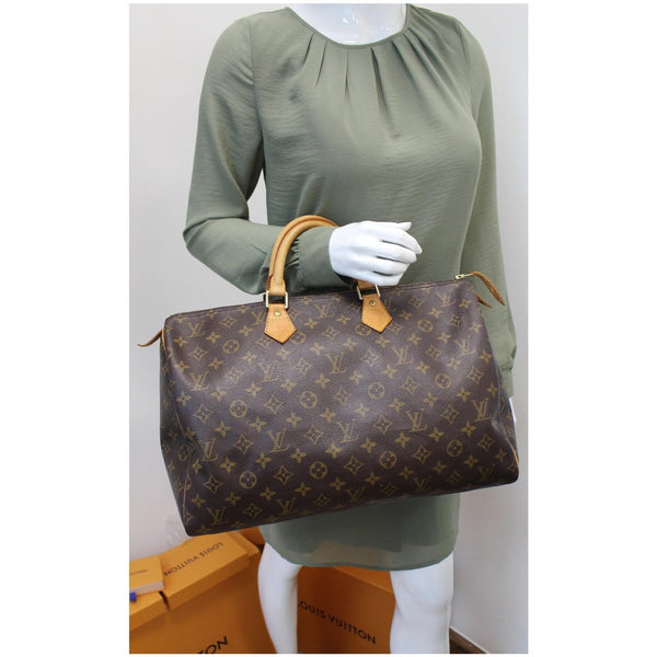 Louis Vuitton Speedy 40 Monogram Canvas Hand Bag