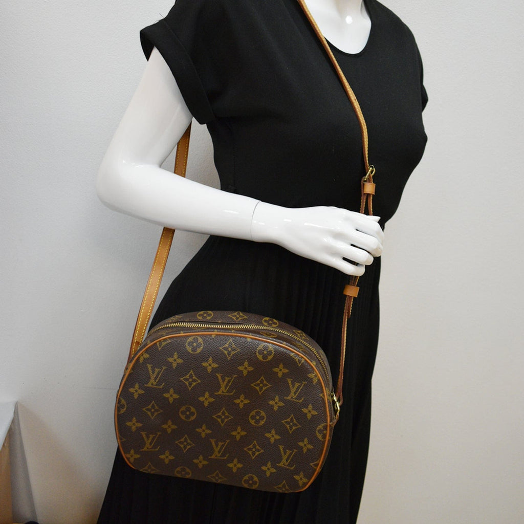 Authentic Louis Vuitton Blois Leather Crossbody Bag Monogram Signature  Purse