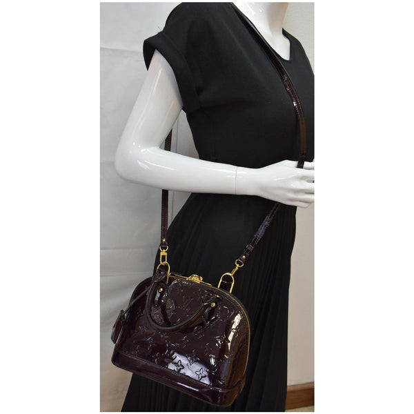 LOUIS VUITTON Alma BB Vernis Leather Satchel Crossbody Bag Amarante