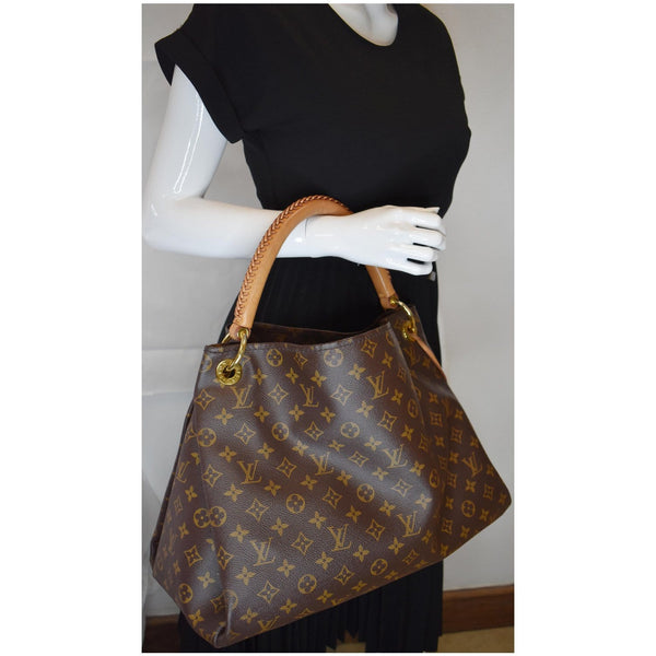 Louis Vuitton Artsy MM Monogram Canvas Shoulder handbag