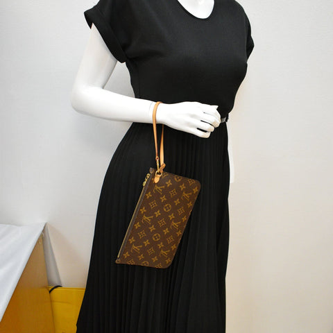 LOUIS VUITTON Neverfull Monogram Canvas Pochette Wristlet Pouch Brown