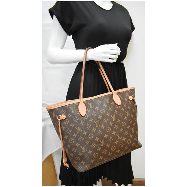 LOUIS VUITTON Neverfull MM Monogram Canvas Tote Bag Brown
