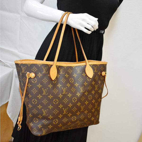 LOUIS VUITTON Neverfull MM Monogram Canvas Tote Bag Brown
