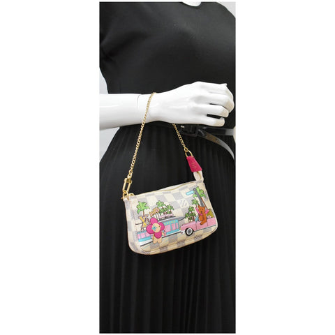 LOUIS VUITTON Christmas Animation Pochette Damier Azur Accessoires Pouch Fuchsia