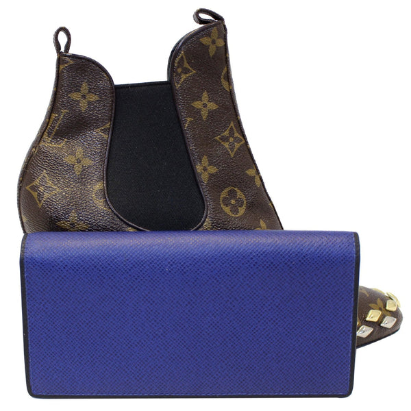 LOUIS VUITTON Brazza Taiga Leather Bifold Wallet Blue-US