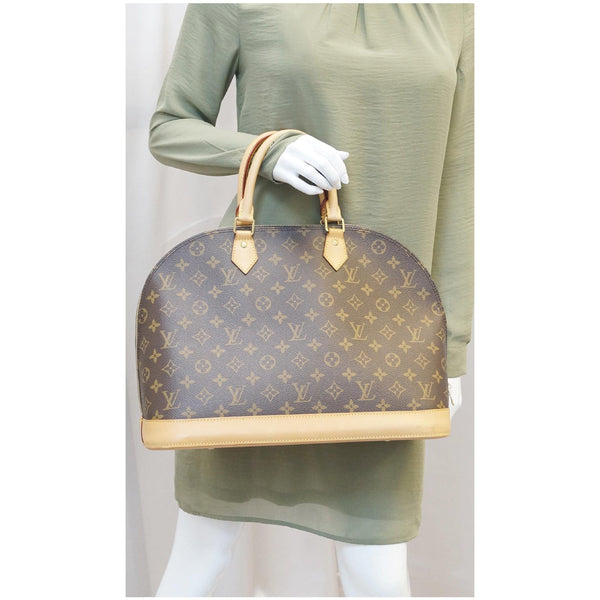 Louis Vuitton Alma GM NM Monogram Canvas Satchel- Model