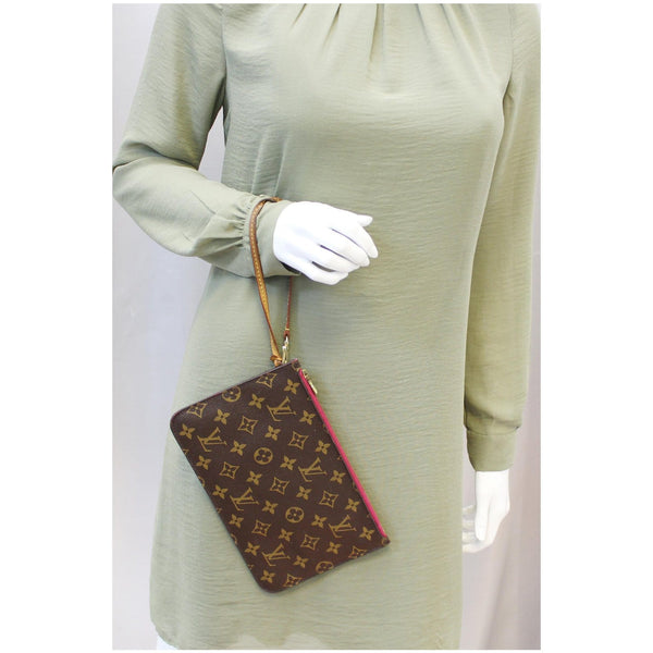 LOUIS VUITTON Pochette Wristlet Pouch Monogram Canvas Neverfull MM/GM Brown