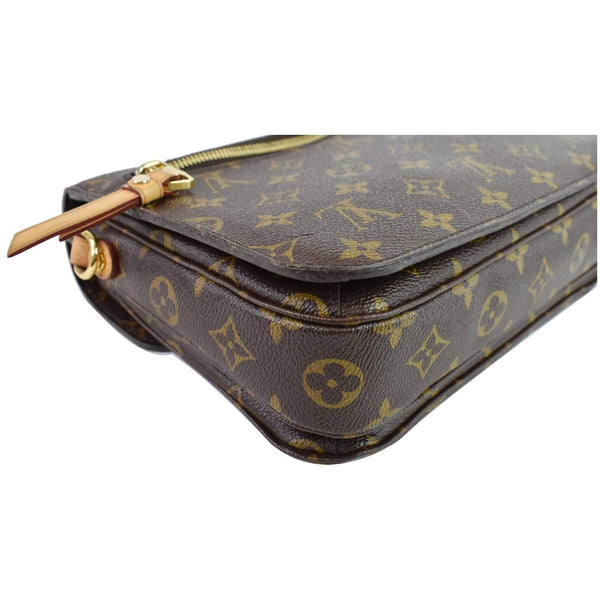LOUIS VUITTON Metis Pochette Monogram Canvas Crossbody Bag Brown