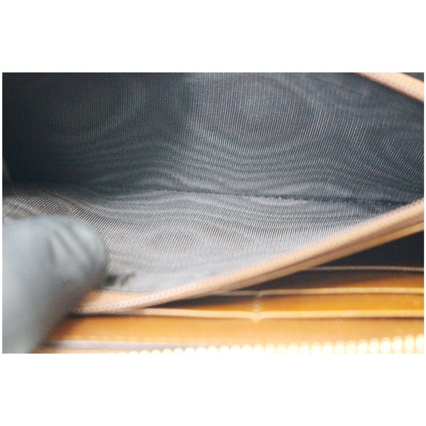 Gucci GG Supreme Zip Around Wallet Beige-bag interior