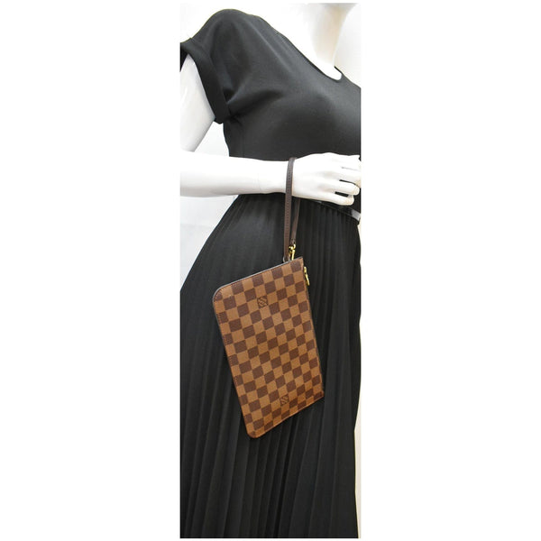Louis Vuitton Neverfull MM Damier Ebene Pochette Pouch