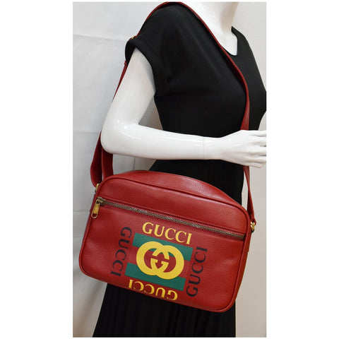 GUCCI Logo Pebbled Leather Shoulder Bag Hibiscus Red 523589