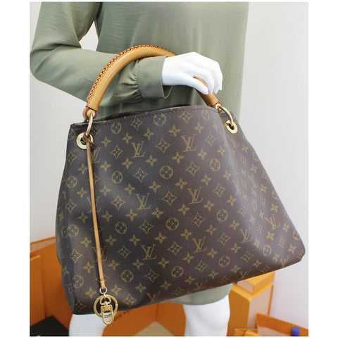 Louis Vuitton Artsy MM Monogram Canvas handBag