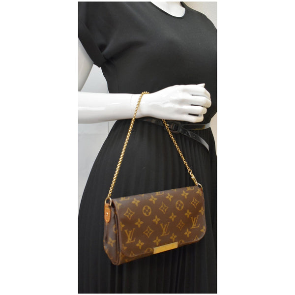 LOUIS VUITTON Favorite PM Monogram Canvas Clutch Bag Brown