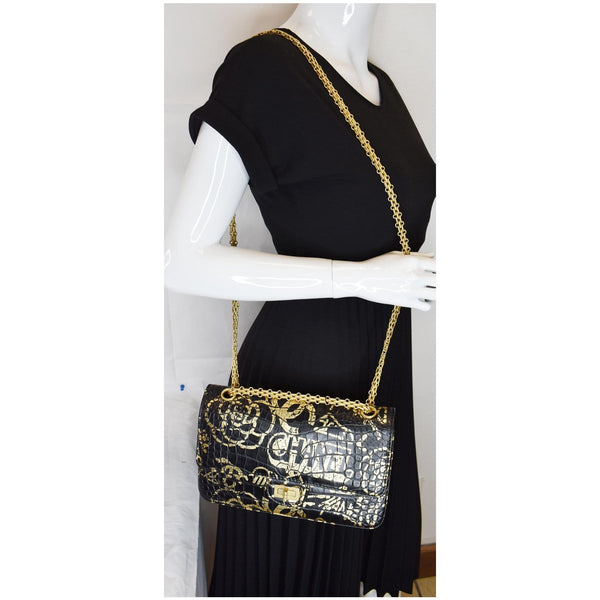 Chanel Reissue 2.55 Flap Closure shoulder Bag