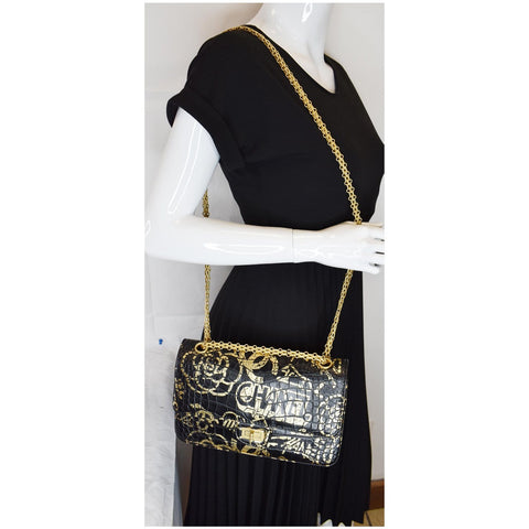 Chanel Reissue 2.55 Flap Closure shoulder Bag