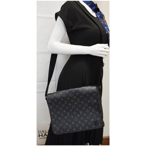 Louis Vuitton District MM Monogram Eclipse Messenger Bag | DDH