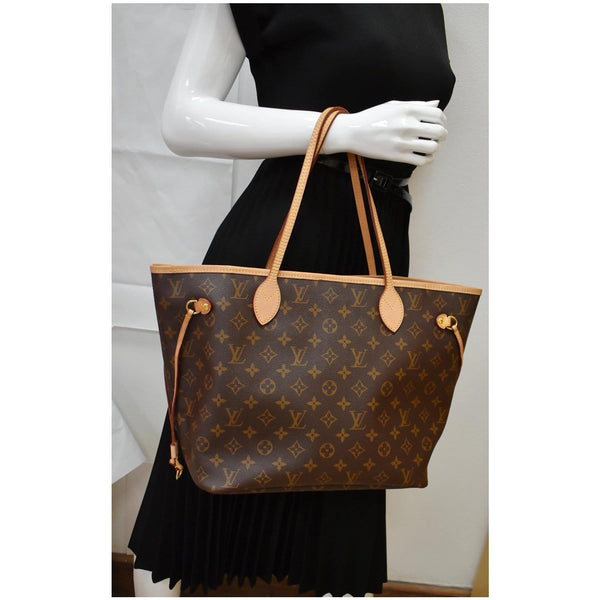 LOUIS VUITTON Neverfull MM Monogram Canvas Shoulder Bag Brown