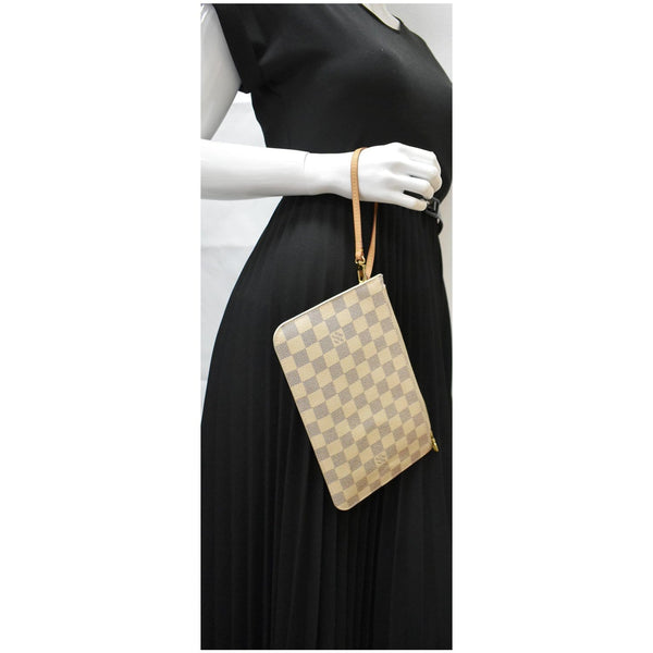 LOUIS VUITTON Neverfull MM Damier Azur Pochette Wristlet Pouch White