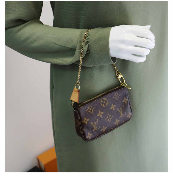 Louis Vuitton Mini Pochette Monogram Canvas Cltuch