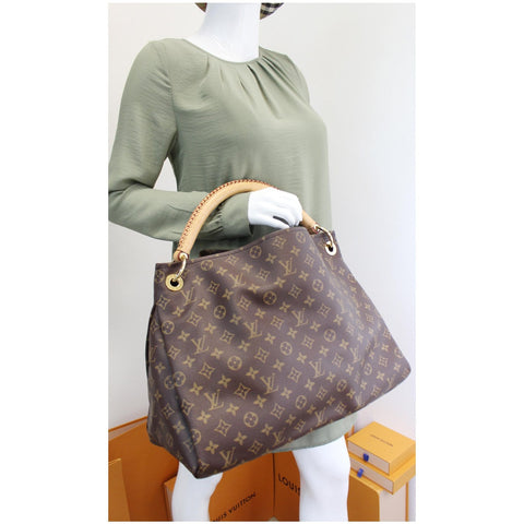 Louis Vuitton Artsy MM Monogram Canvas handbag
