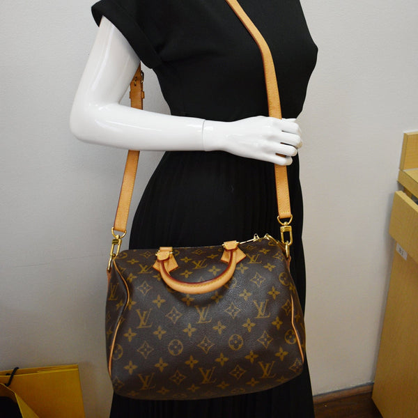 LOUIS VUITTON Speedy 25 Bandouliere Monogram Canvas Shoulder Bag Brown