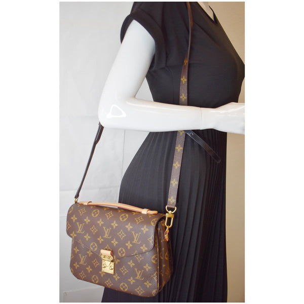 LOUIS VUITTON Metis Pochette Monogram Canvas Crossbody Bag Brown
